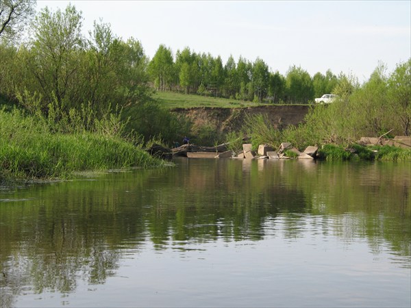 Остатки плотины в р-не Красногорье.